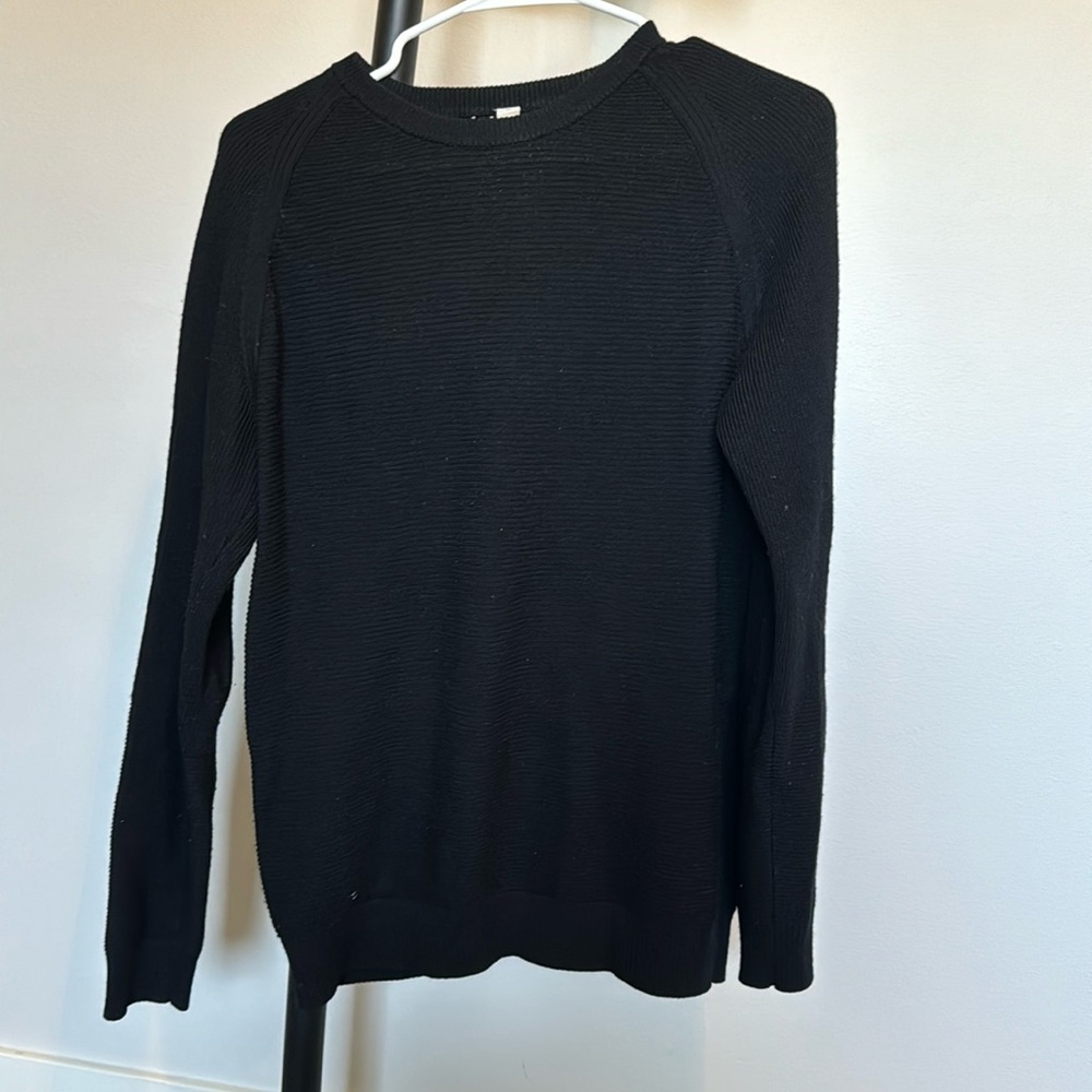 Black LuluLemon lightweight knit sweater size 10